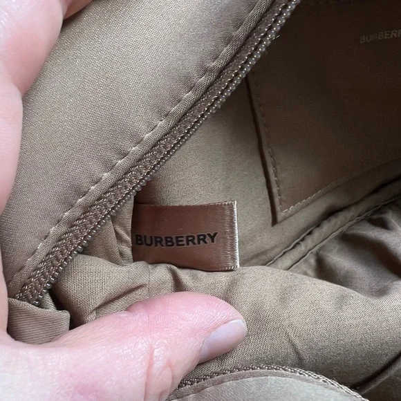 Burberry Hero Travel Bag - Picture 5 of 6